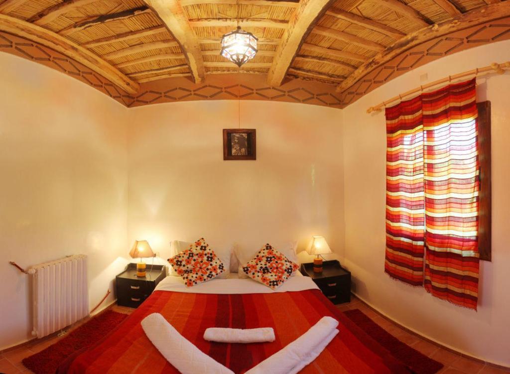 Riad Des Vieilles Charrues Boumalne Exteriör bild